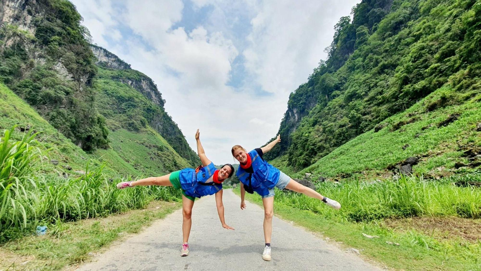 מלון Yolo Ha Giang Adventures, Motorbike And Loop Tours מראה חיצוני תמונה