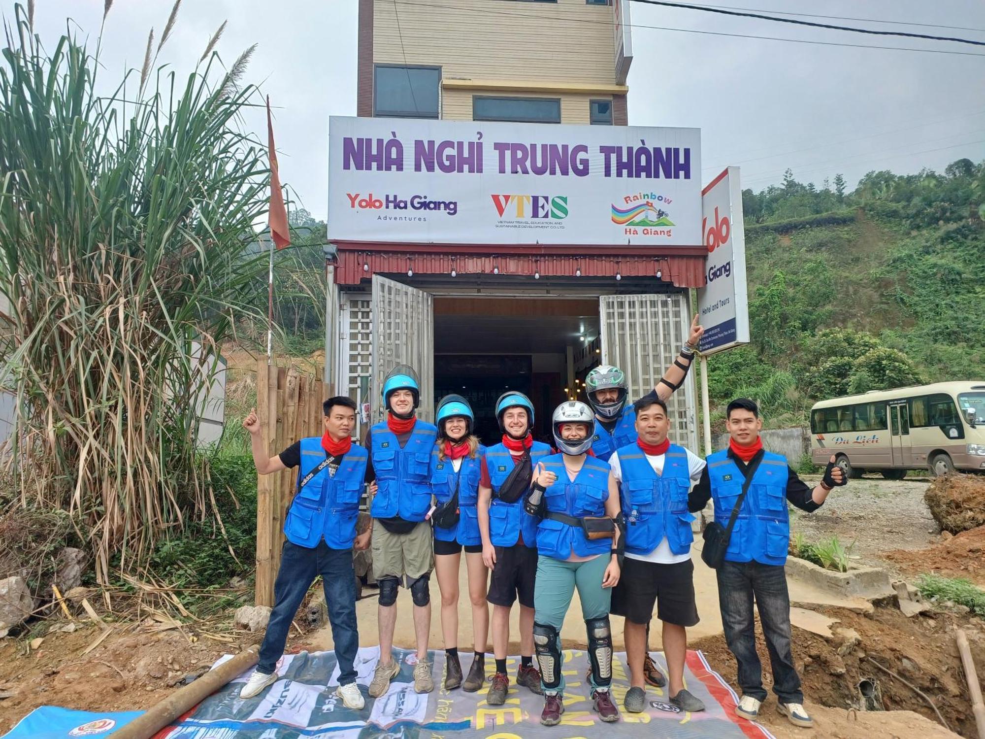 מלון Yolo Ha Giang Adventures, Motorbike And Loop Tours מראה חיצוני תמונה