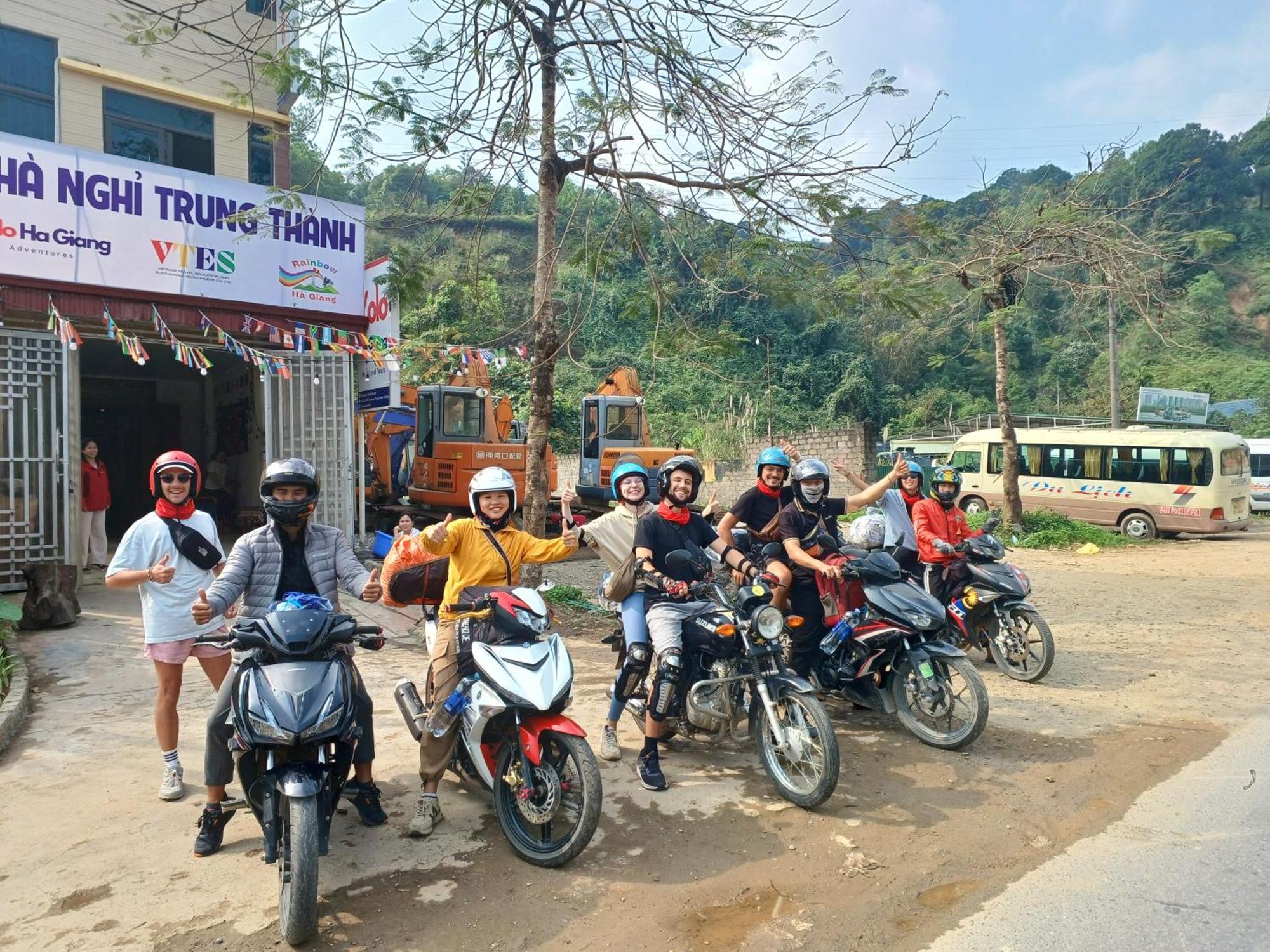 מלון Yolo Ha Giang Adventures, Motorbike And Loop Tours מראה חיצוני תמונה