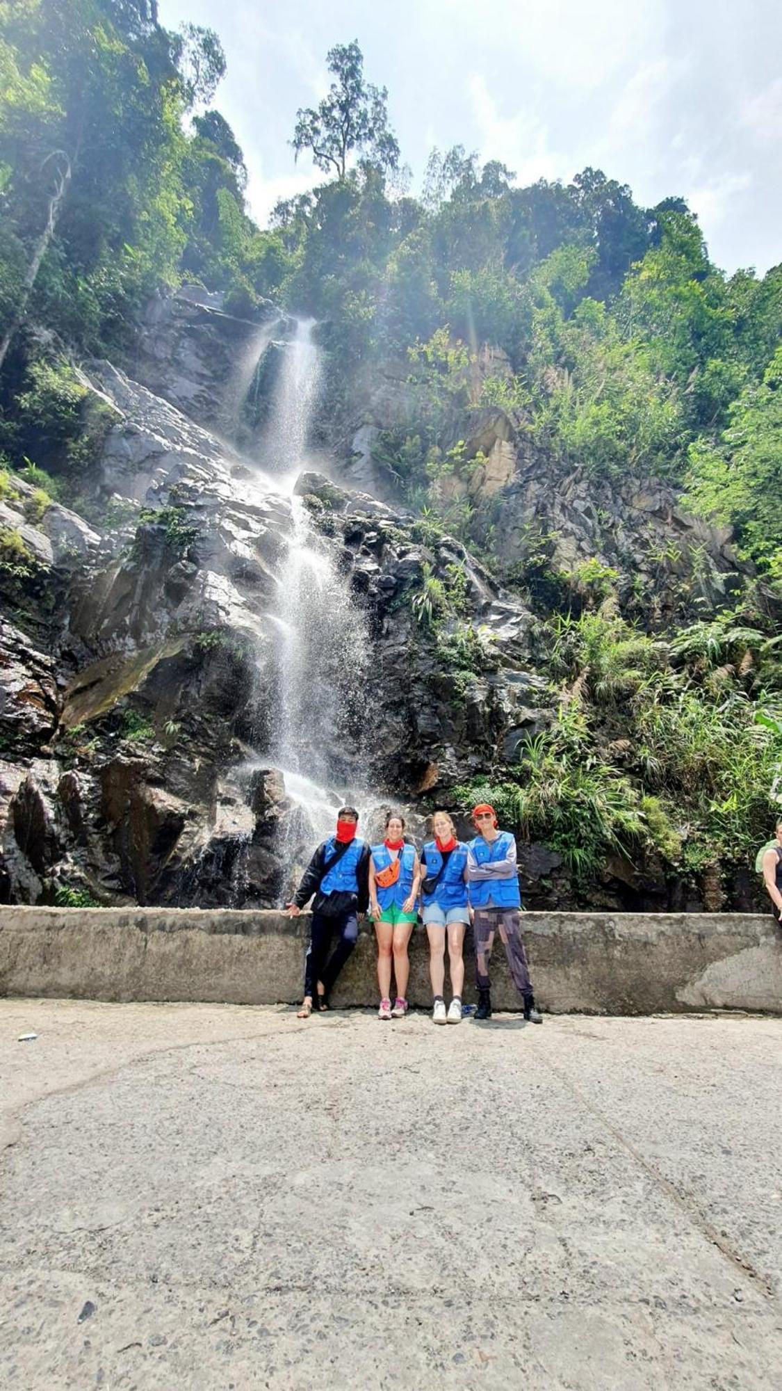 מלון Yolo Ha Giang Adventures, Motorbike And Loop Tours מראה חיצוני תמונה