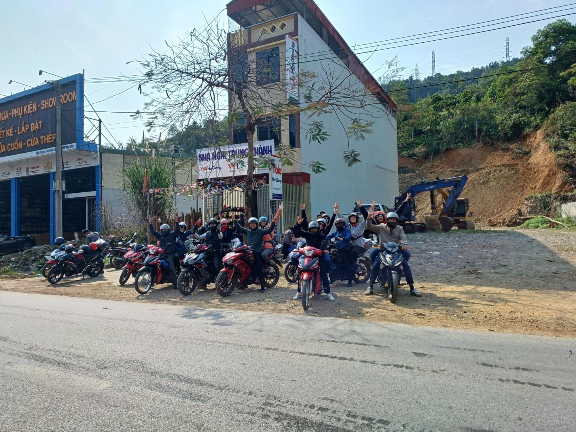 מלון Yolo Ha Giang Adventures, Motorbike And Loop Tours מראה חיצוני תמונה