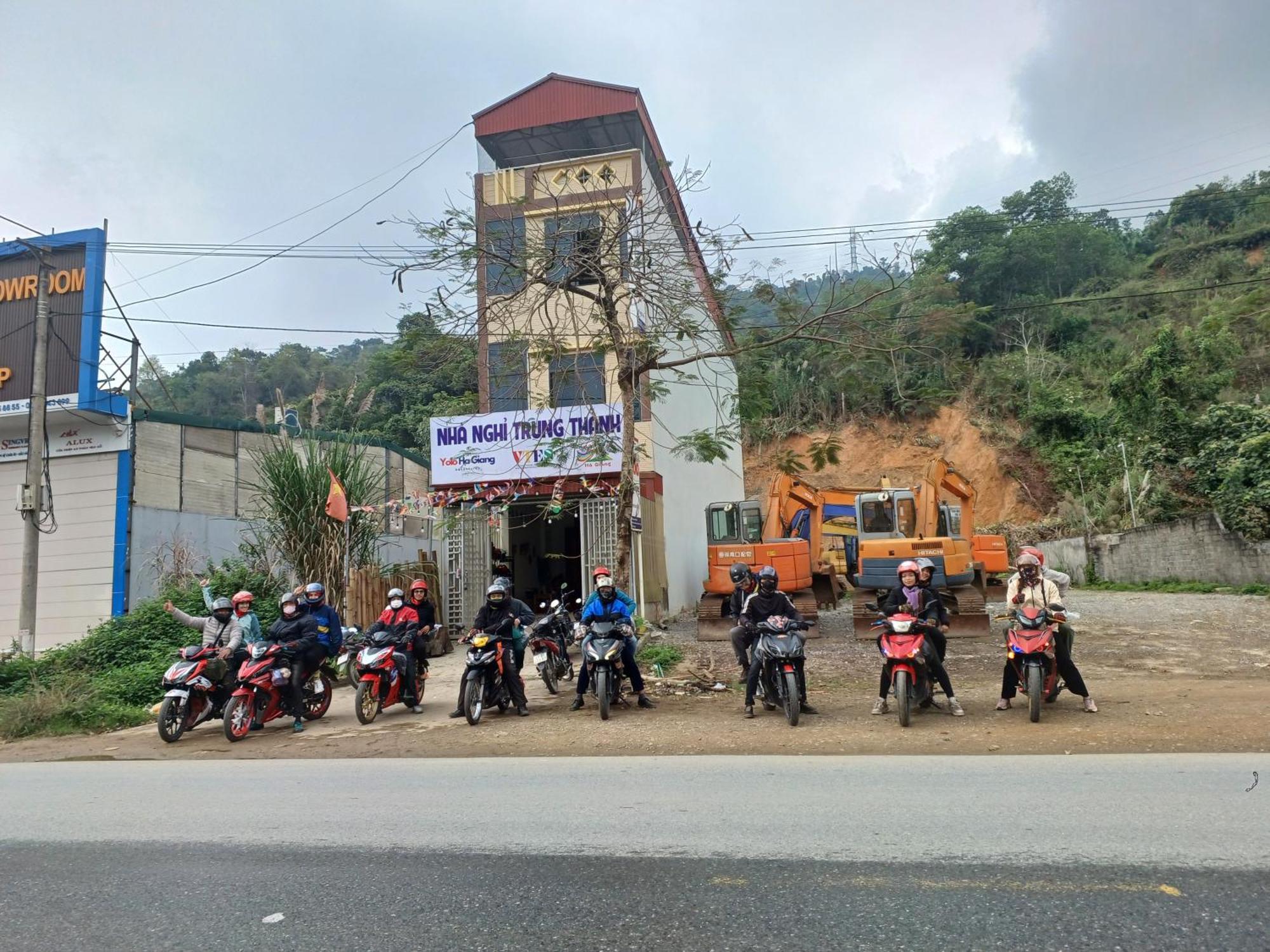 מלון Yolo Ha Giang Adventures, Motorbike And Loop Tours מראה חיצוני תמונה