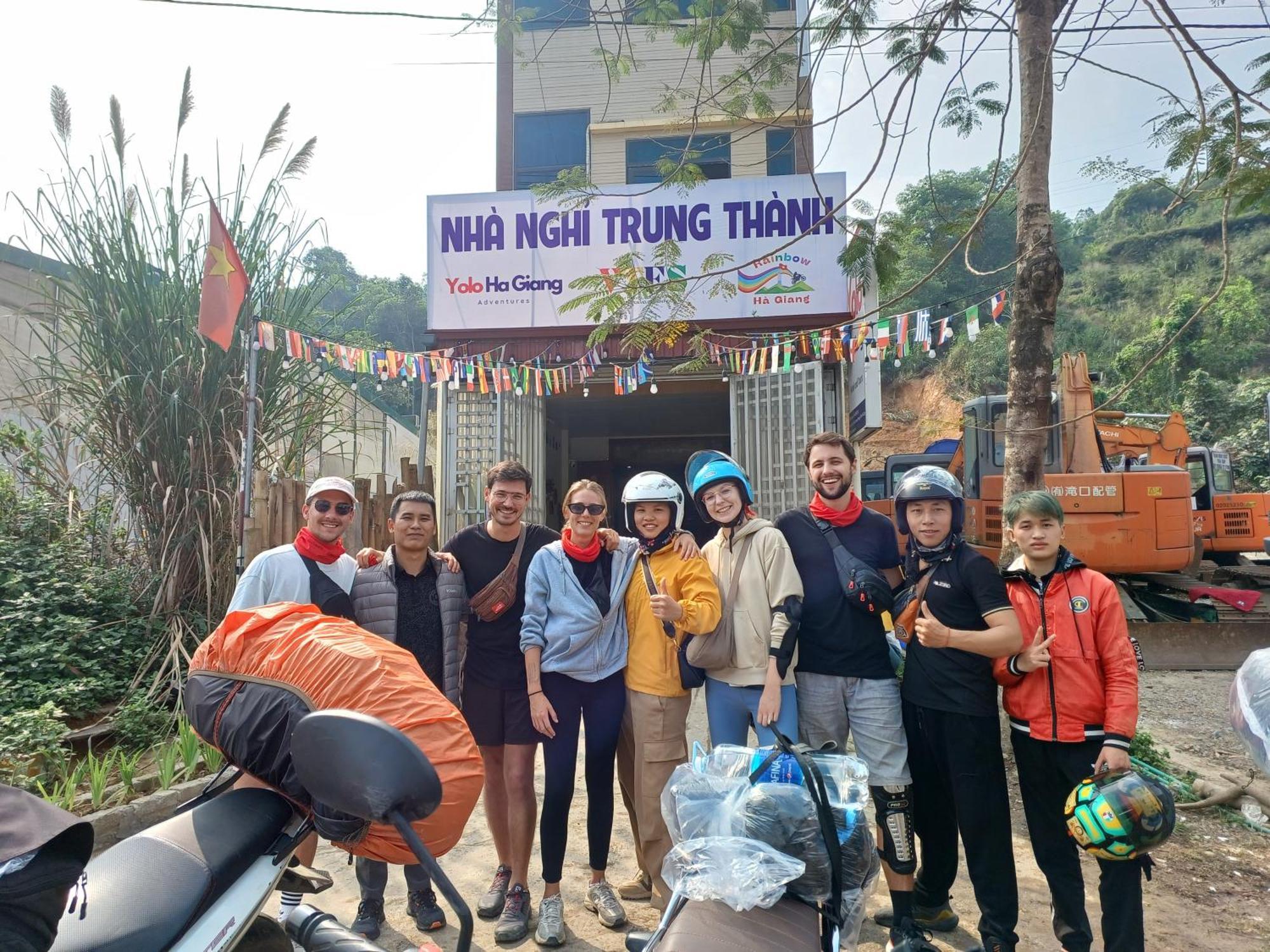 מלון Yolo Ha Giang Adventures, Motorbike And Loop Tours מראה חיצוני תמונה
