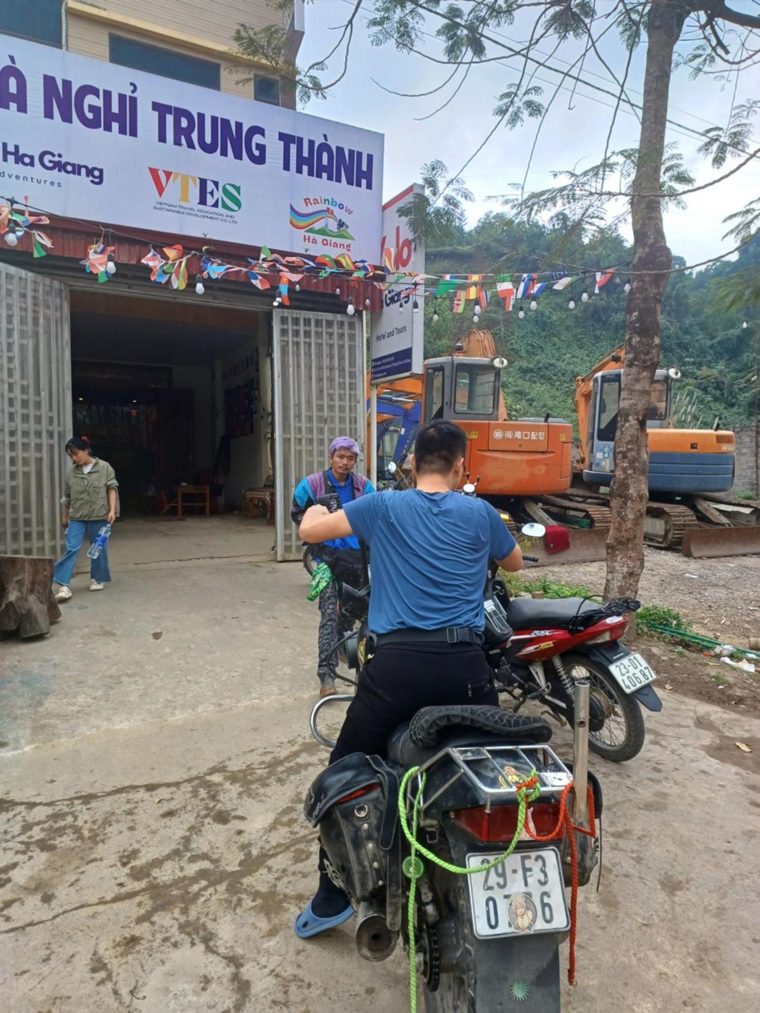 מלון Yolo Ha Giang Adventures, Motorbike And Loop Tours מראה חיצוני תמונה