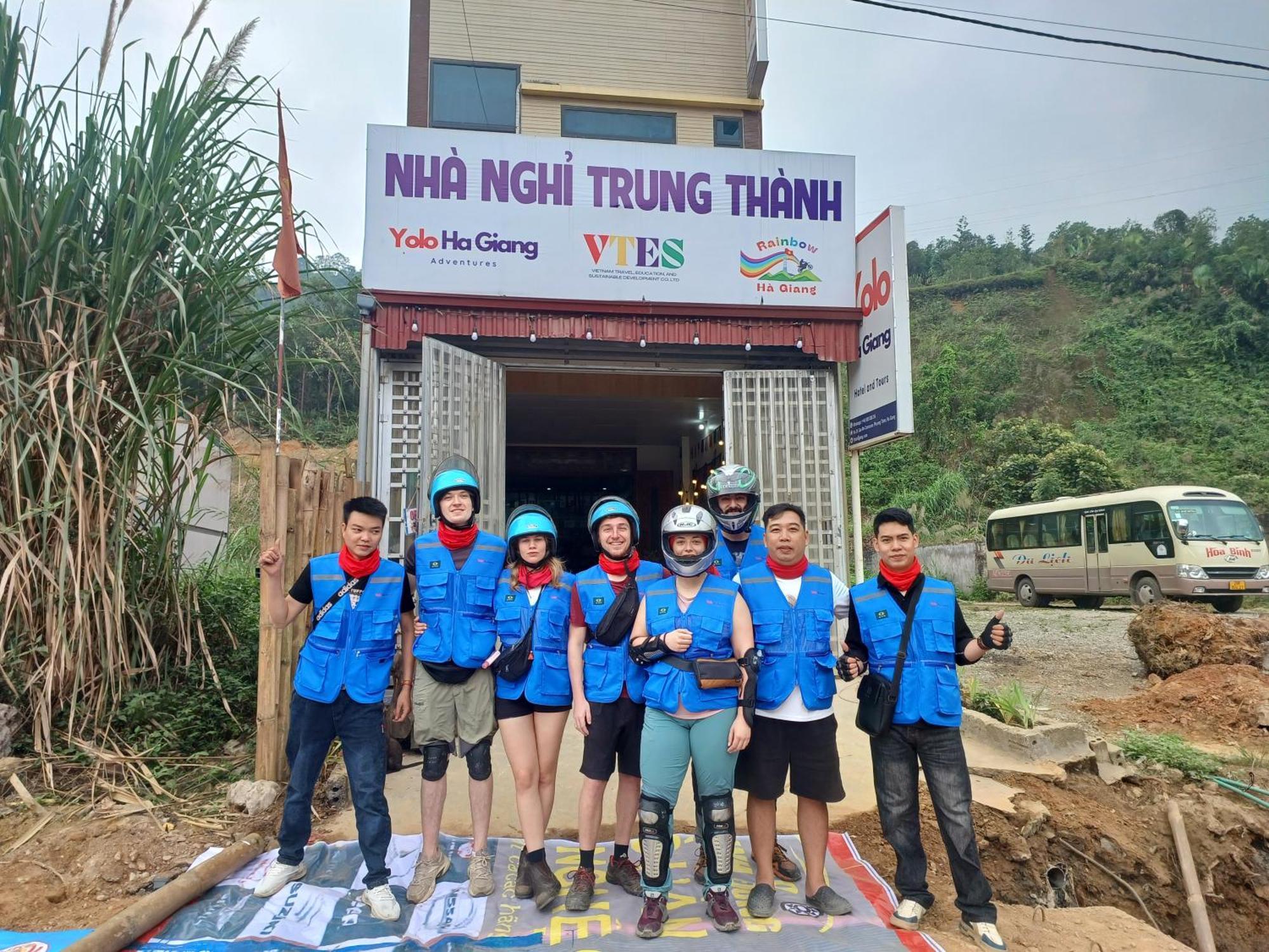 מלון Yolo Ha Giang Adventures, Motorbike And Loop Tours מראה חיצוני תמונה