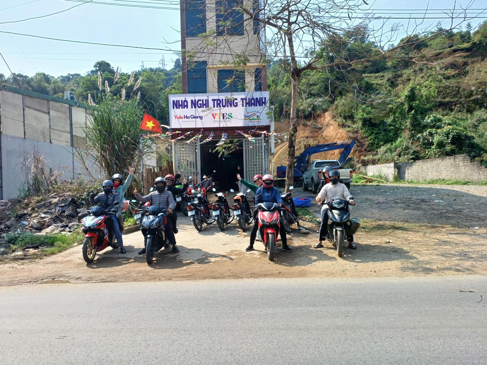 מלון Yolo Ha Giang Adventures, Motorbike And Loop Tours מראה חיצוני תמונה