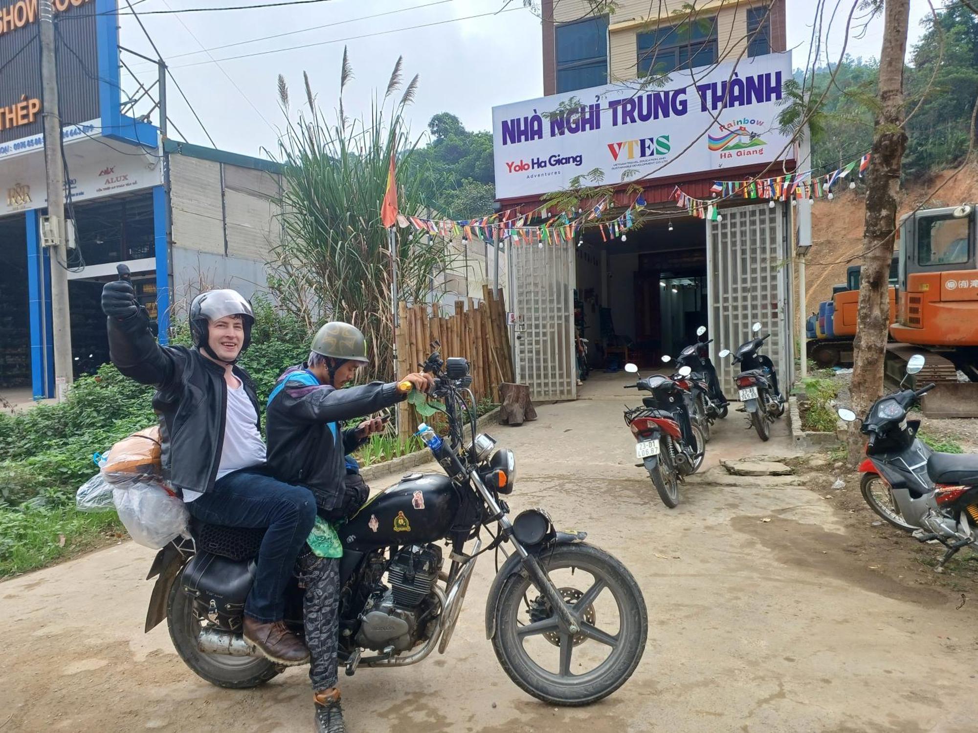 מלון Yolo Ha Giang Adventures, Motorbike And Loop Tours מראה חיצוני תמונה