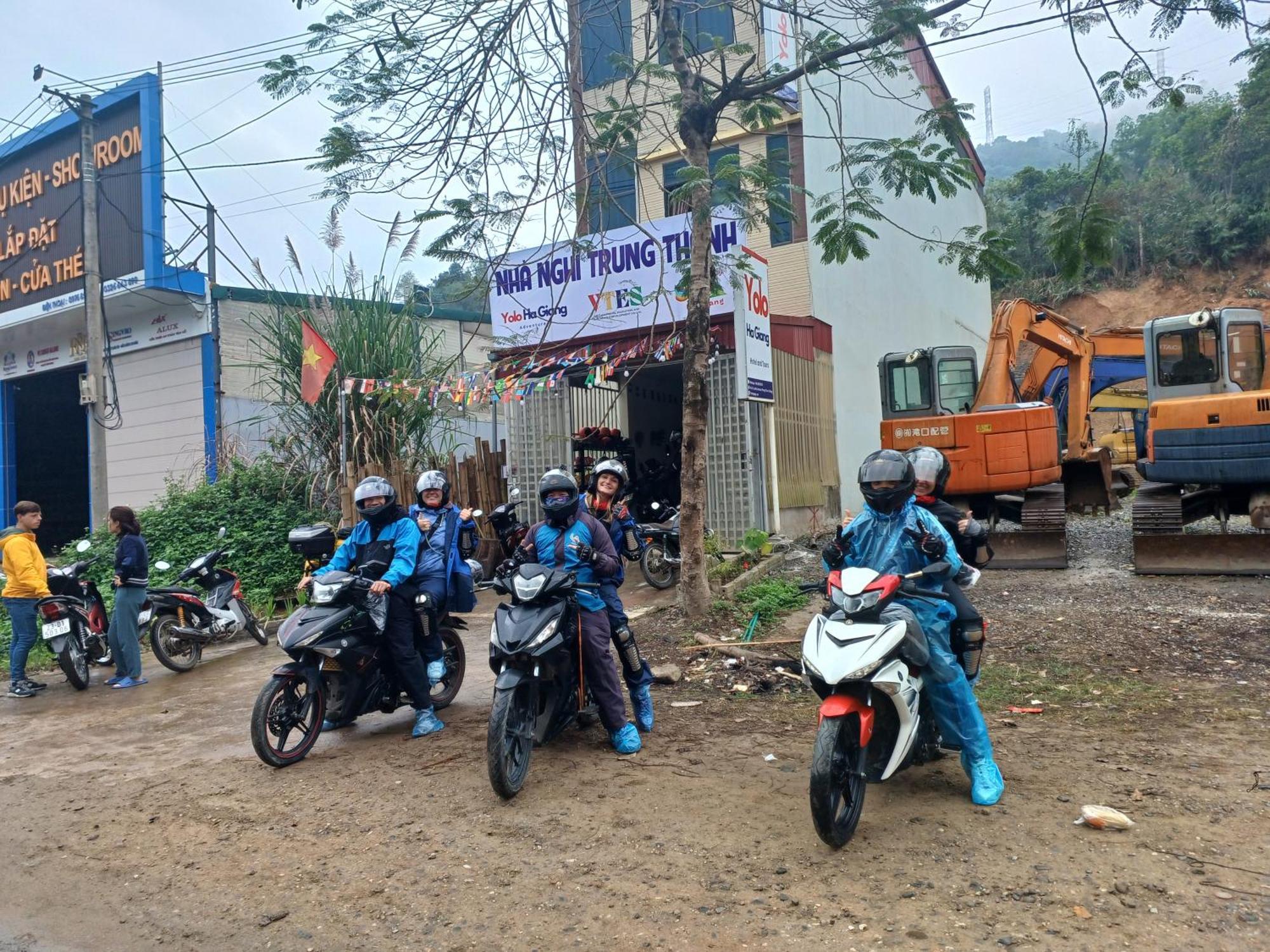 מלון Yolo Ha Giang Adventures, Motorbike And Loop Tours מראה חיצוני תמונה